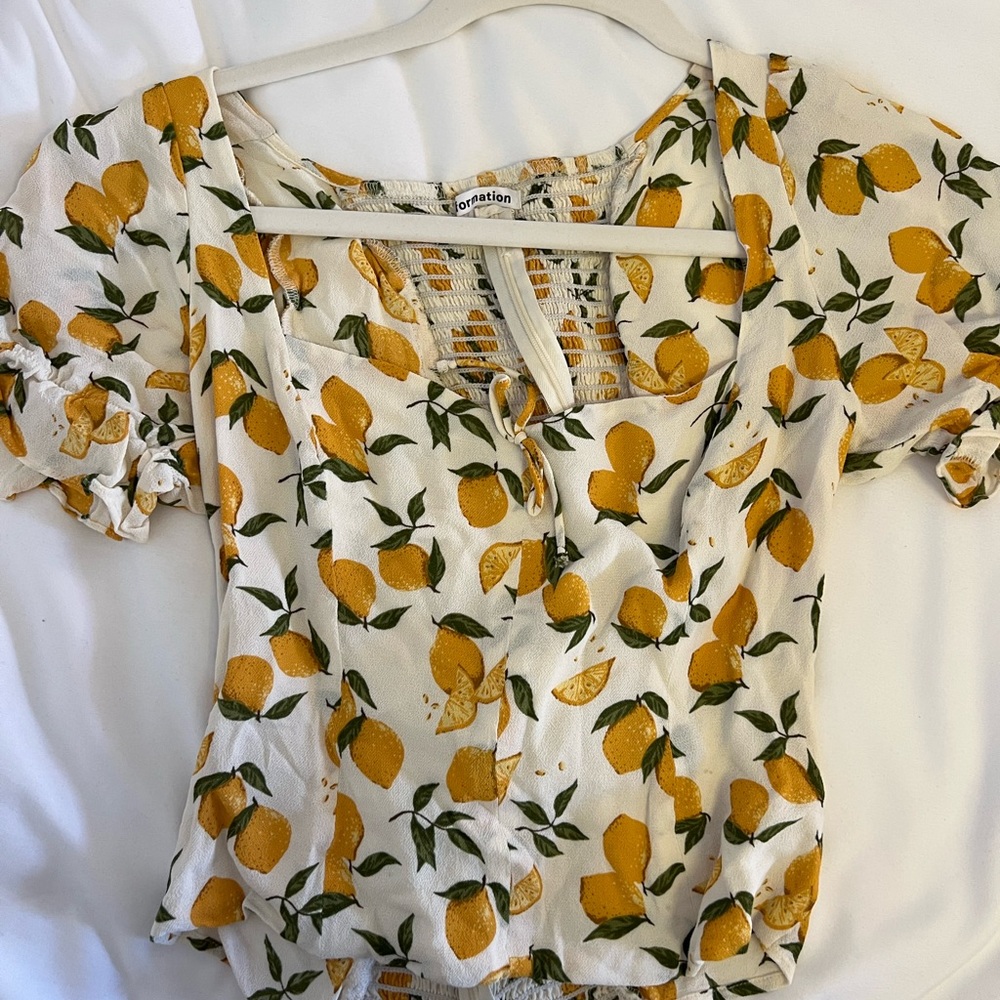 Cute Lemon Reformation top! Great condition.